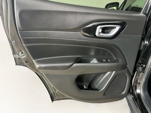 Used 2022 Jeep Compass Latitude FWD image 25
