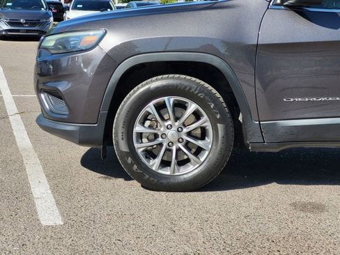 Used 2020 Jeep Cherokee Latitude Plus w/ Cold Weather Group AWD/4WD image 6