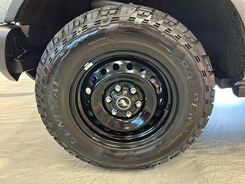 Used 2022 Ford Bronco Black Diamond AWD/4WD image 26