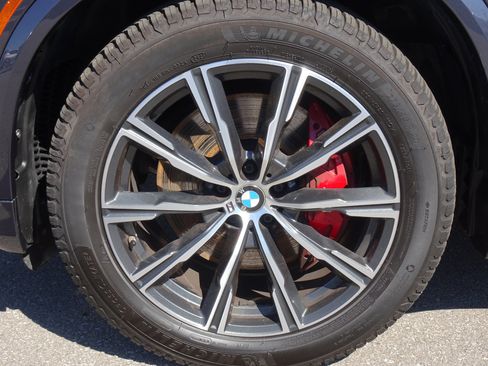Used 2022 BMW X5 xDrive40i w/ M Sport Package AWD/4WD image 28