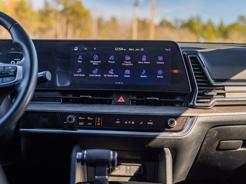 Used 2025 Kia Sportage X-Line image 35