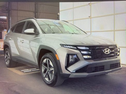 Used 2025 Hyundai Tucson SEL image 2