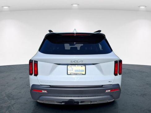 Used 2023 Kia Sorento S w/ Panoramic Sunroof Package image 8
