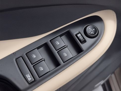 Used 2019 Buick Envision Premium w/ Driver Confidence Package image 15