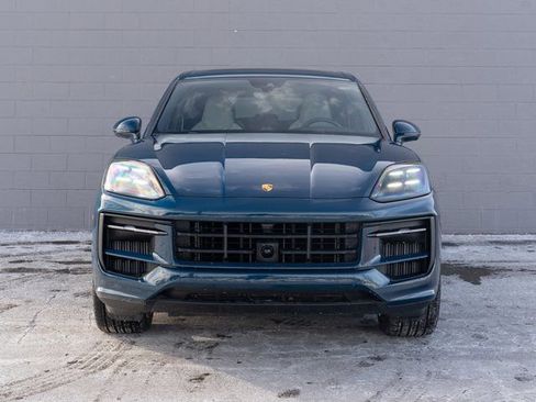 Used 2025 Porsche Cayenne S image 10