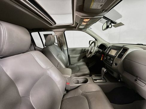 Used 2019 Nissan Frontier SL RWD image 28