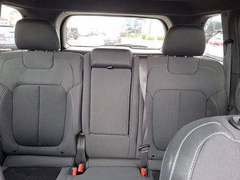 New 2025 Jeep Grand Cherokee Laredo X image 13