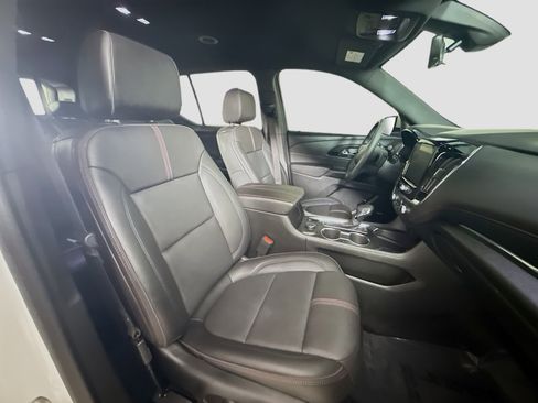 Used 2024 Chevrolet Traverse RS image 29