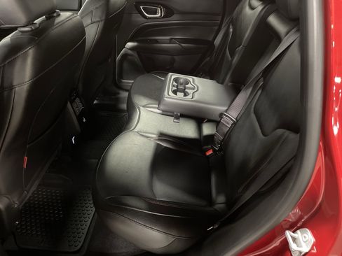 Used 2024 Jeep Compass Trailhawk w/ Trailhawk Elite Group image 12