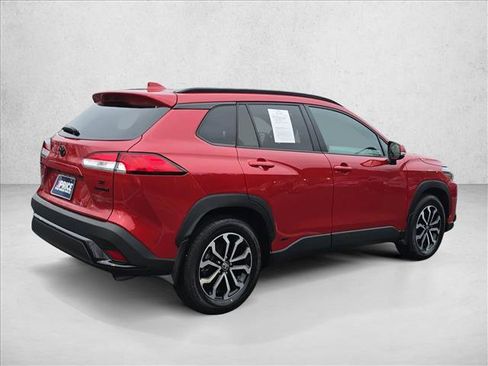 Used 2024 Toyota Corolla Cross SE image 4