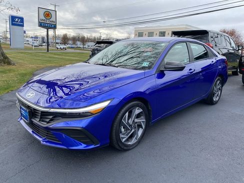 Certified 2025 Hyundai Elantra Sport w/ Cargo Package image 6