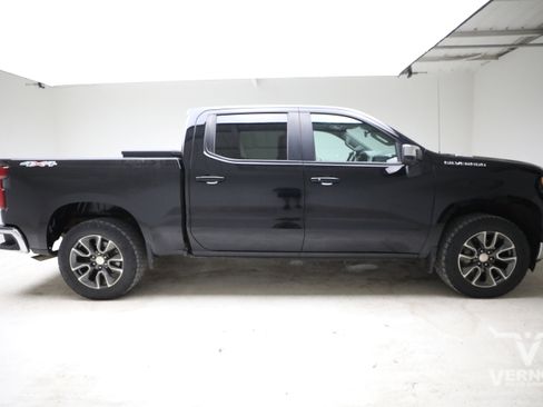 Used 2023 Chevrolet Silverado 1500 LT w/ Leather Package AWD/4WD image 6