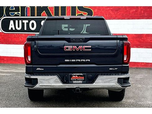 Used 2025 GMC Sierra 1500 SLT image 4