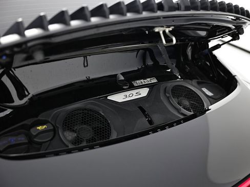 Certified 2020 Porsche 911 Carrera S RWD image 31