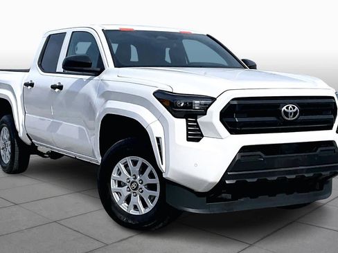 Used 2024 Toyota Tacoma SR w/ SR Upgrade Package image 2