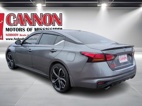 Used 2023 Nissan Altima 2.5 SR w/ SR Premium Package image 7