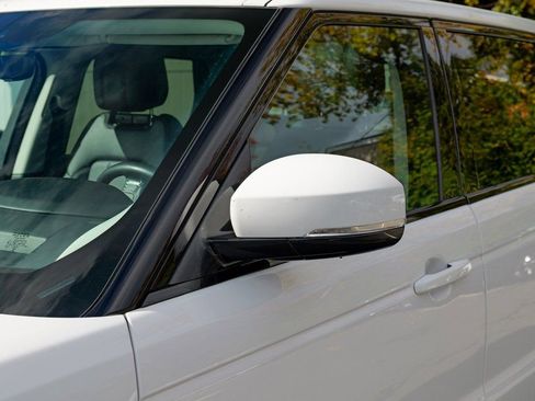 Used 2022 Land Rover Range Rover Sport SE image 11