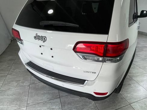 Used 2022 Jeep Grand Cherokee Limited image 6