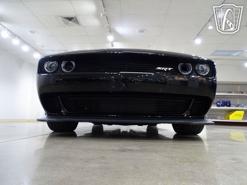 Used 2015 Dodge Challenger SRT Hellcat image 26