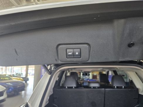 Used 2021 Nissan Rogue SL AWD/4WD image 36