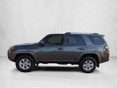 Used 2022 Toyota 4Runner SR5 Premium image 17