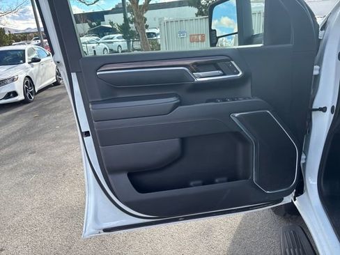 Used 2024 Chevrolet Silverado 2500 LT image 12