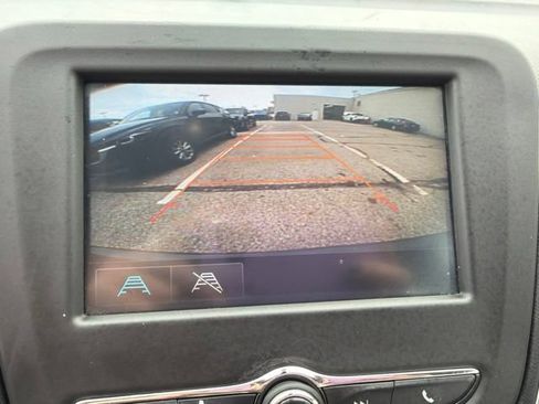 Used 2018 Chevrolet Equinox LS FWD image 17