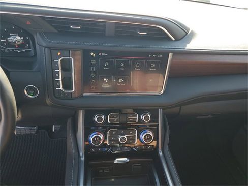 Used 2024 GMC Yukon Denali Ultimate image 16