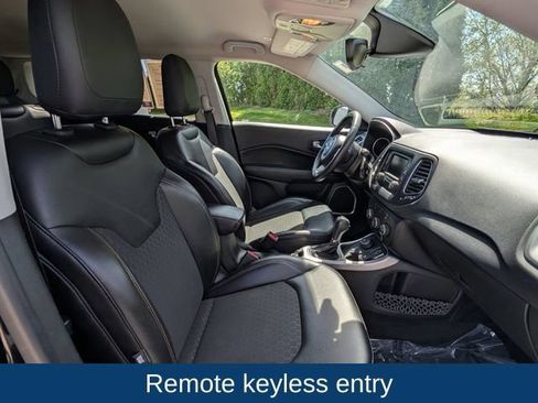 Used 2018 Jeep Compass Latitude AWD/4WD image 11