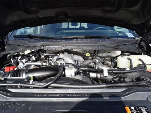 Used 2025 Ford F350 Lariat w/ FX4 Off-Road Package image 36