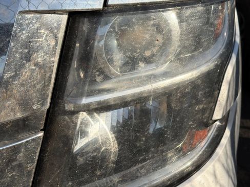 Used 2018 Chevrolet Suburban Premier image 11