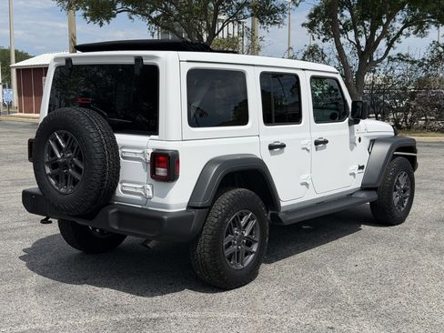 Used 2026 Jeep Wrangler Unlimited Sport AWD/4WD image 7