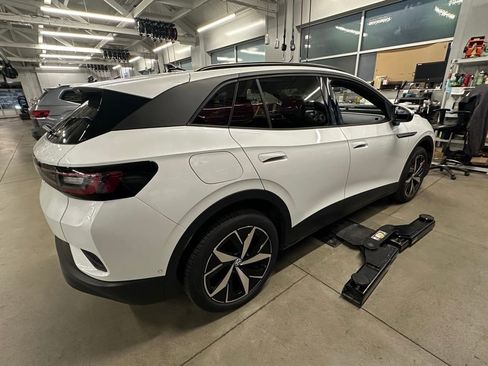 Used 2023 Volkswagen ID.4 Pro S image 7