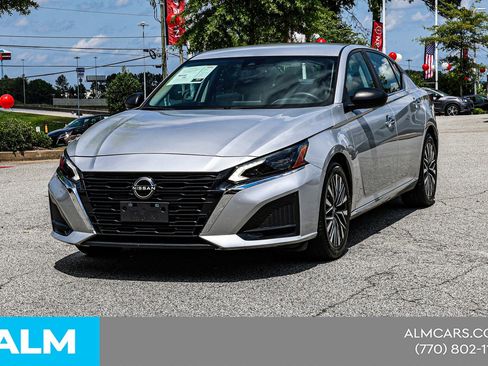 Used 2024 Nissan Altima 2.5 SV FWD image 4