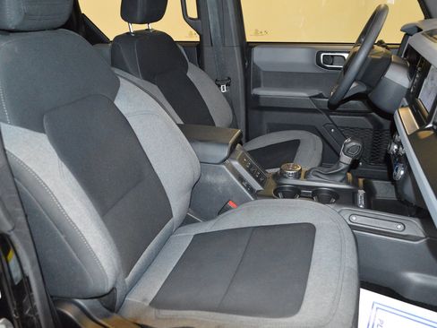 Used 2023 Ford Bronco 4-Door AWD/4WD image 11