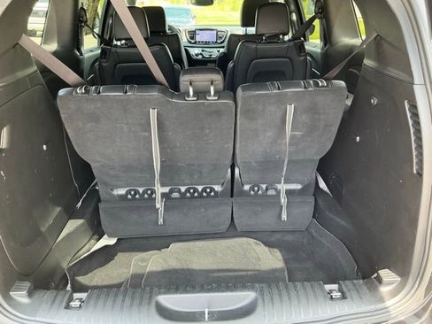 Used 2025 Chrysler Pacifica Select FWD image 14