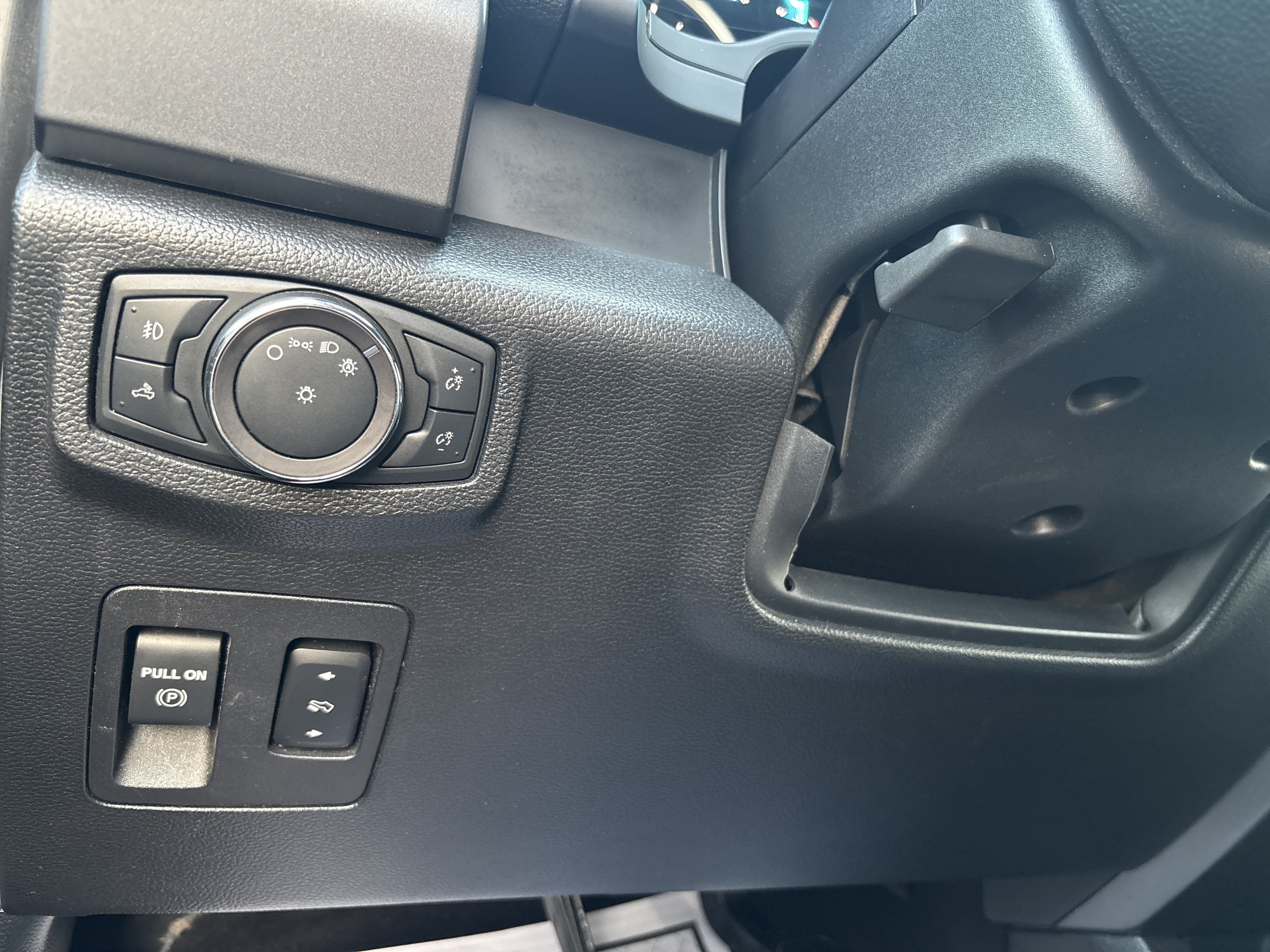 Used 2019 Ford F150 XLT w/ Equipment Group 302A Luxury AWD/4WD image 18