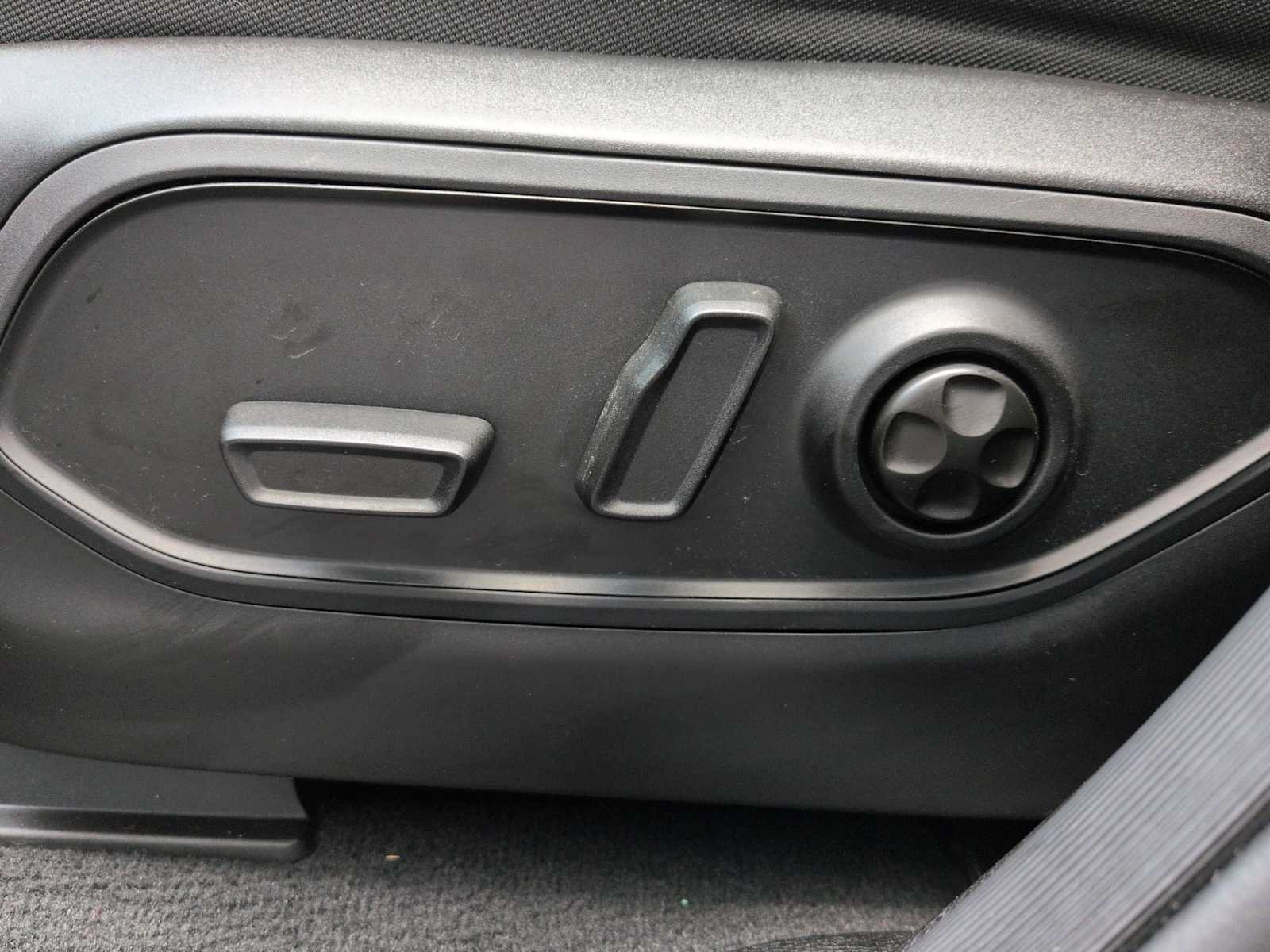 Used 2025 Jeep Grand Cherokee Laredo X AWD/4WD image 18