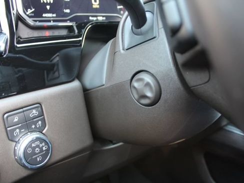 Used 2023 GMC Sierra 1500 SLT AWD/4WD image 29