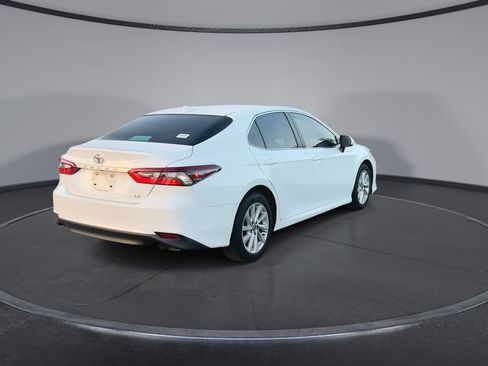 Used 2024 Toyota Camry LE FWD image 8