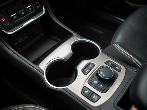 Used 2020 GMC Terrain Denali w/ Denali Premium Package FWD image 31