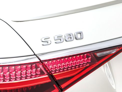 Certified 2022 Mercedes-Benz S 580 4MATIC Sedan image 11