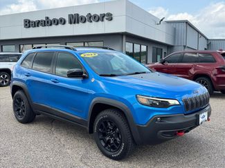Used 2022 Jeep Cherokee Trailhawk w/ Premium Leather Package AWD/4WD video 1