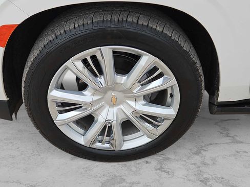 Used 2021 Chevrolet Suburban High Country image 12