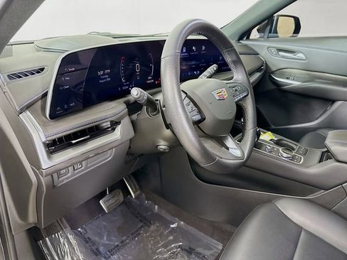 Used 2024 Cadillac XT4 Sport w/ Technology Package image 12