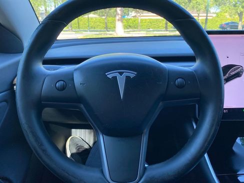 Used 2018 Tesla Model 3 Mid Range image 15