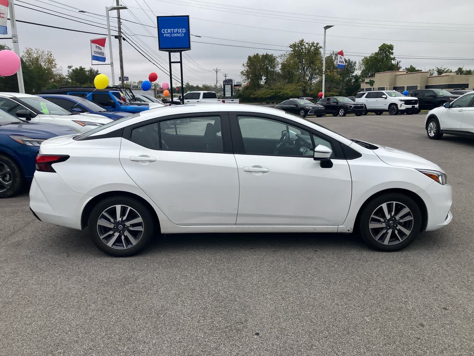 Used 2020 Nissan Versa SV FWD image 8