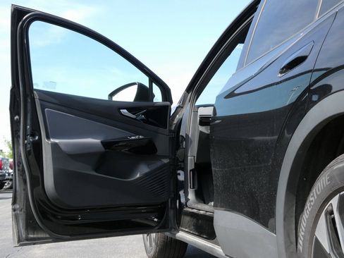 Used 2022 Volkswagen ID.4 Pro image 22