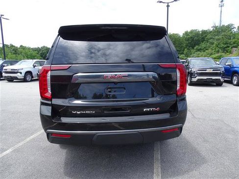 Used 2023 GMC Yukon XL AT4 image 4
