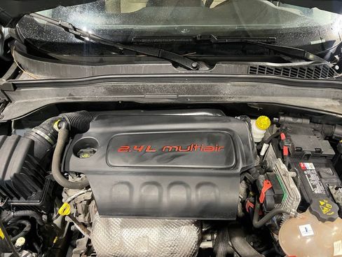 Used 2016 Jeep Renegade Latitude image 24